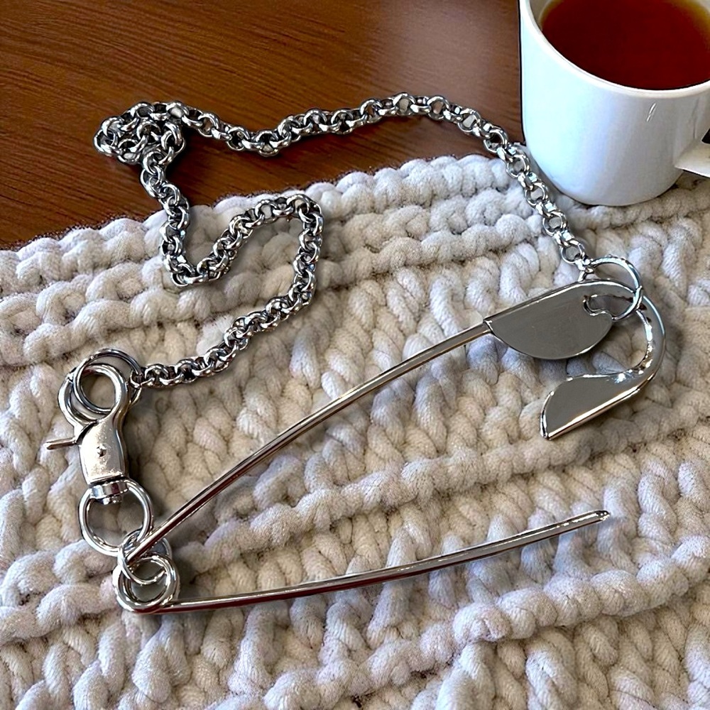Silver toned Stainless Steel Chain with XL Safety Pin Pendant - Picture 4 of 17